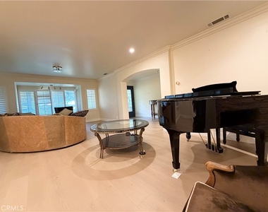 28 W Sycamore Avenue - Photo Thumbnail 3