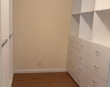 1119 Mayflower - Photo Thumbnail 6