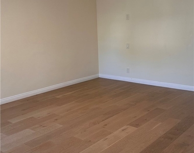1119 Mayflower - Photo Thumbnail 11