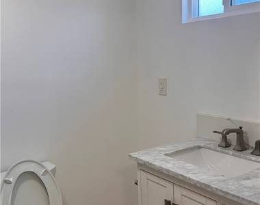 1119 Mayflower - Photo Thumbnail 10