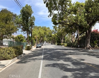 1119 Mayflower - Photo Thumbnail 16
