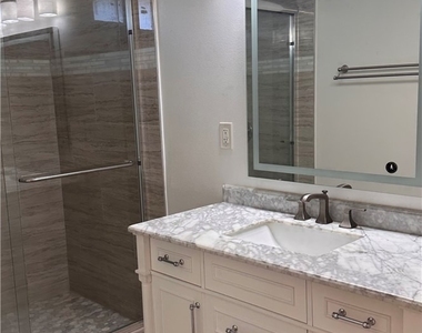 1119 Mayflower - Photo Thumbnail 7