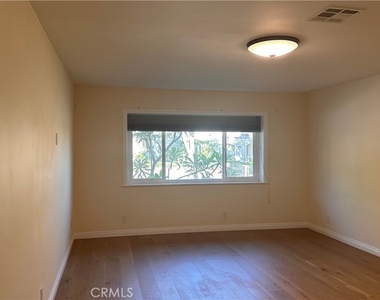 1119 Mayflower - Photo Thumbnail 5