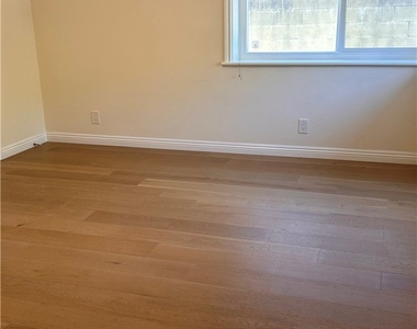 1119 Mayflower - Photo Thumbnail 8