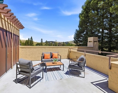 3279 Mount Diablo Ct - Photo Thumbnail 14