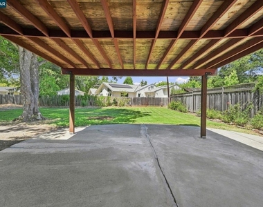 517 Shelly Dr - Photo Thumbnail 13