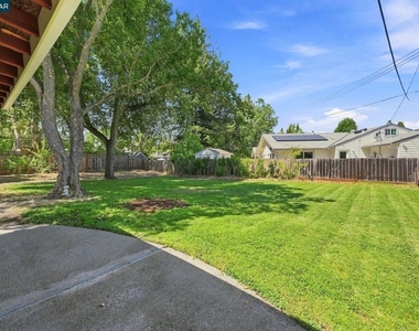 517 Shelly Dr - Photo Thumbnail 15