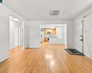 517 Shelly Dr - Photo Thumbnail 6