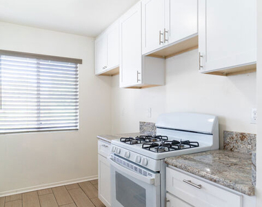 3210 Chapman Street - Photo Thumbnail 3