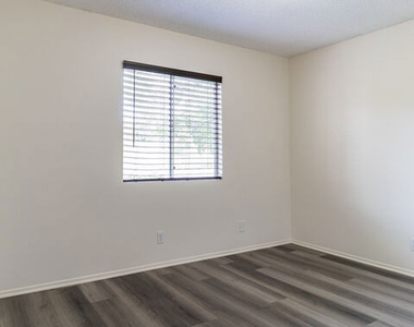 3210 Chapman Street - Photo Thumbnail 9