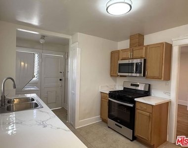 1665 Golden Gate Avenue - Photo Thumbnail 18
