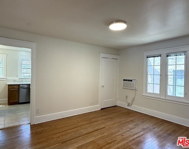 1665 Golden Gate Avenue - Photo Thumbnail 2