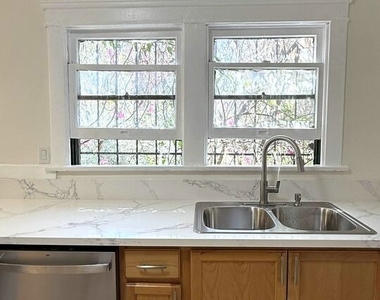 1665 Golden Gate Avenue - Photo Thumbnail 15
