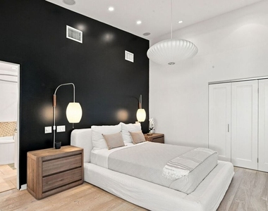 24742 Malibu Road - Photo Thumbnail 7