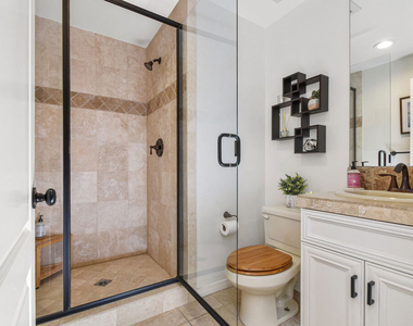 15525 Morrison Street - Photo Thumbnail 10
