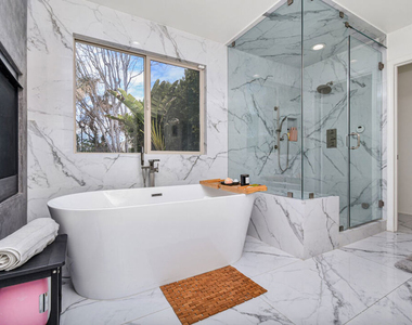 15525 Morrison Street - Photo Thumbnail 20