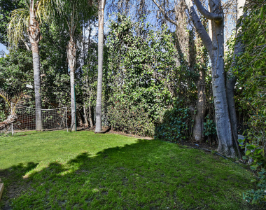 15525 Morrison Street - Photo Thumbnail 23