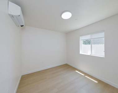 237 N Chicago Street - Photo Thumbnail 4