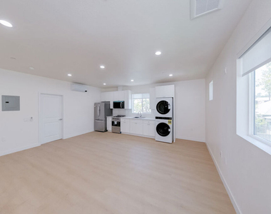 237 N Chicago Street - Photo Thumbnail 1