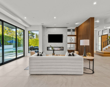 17401 Rancho Street - Photo Thumbnail 13