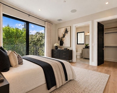 17401 Rancho Street - Photo Thumbnail 19