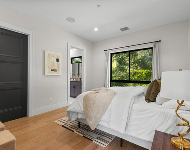 17401 Rancho Street - Photo Thumbnail 24