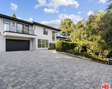 17401 Rancho Street - Photo Thumbnail 2