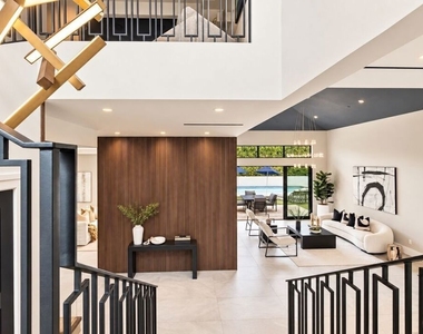 17401 Rancho Street - Photo Thumbnail 11