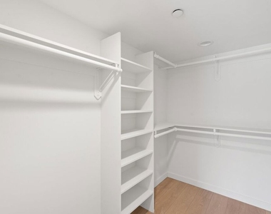 6119 Fountain Avenue - Photo Thumbnail 7
