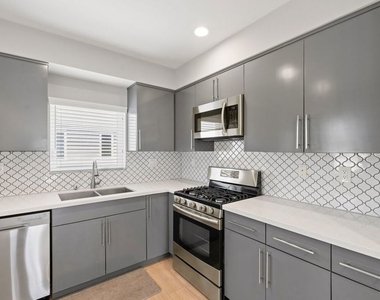 6119 Fountain Avenue - Photo Thumbnail 14