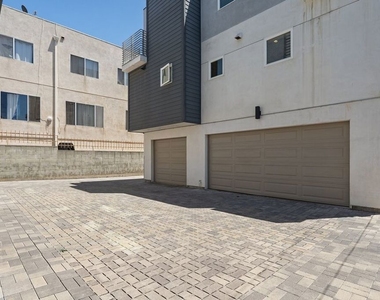 6119 Fountain Avenue - Photo Thumbnail 31