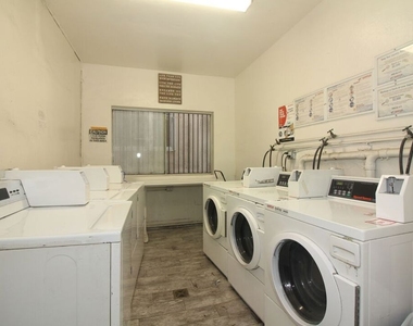 647 18th Street - Photo Thumbnail 14