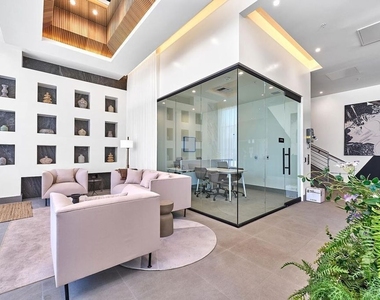 510 S Oxford Avenue - Photo Thumbnail 7