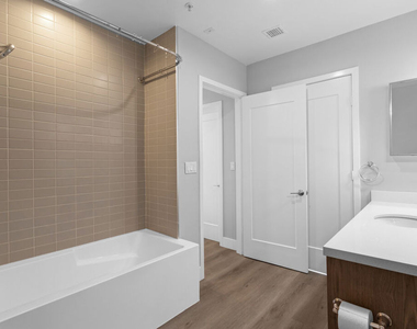 1223 N Hayworth Avenue - Photo Thumbnail 10