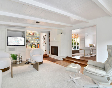 4755 Alonzo Avenue - Photo Thumbnail 6