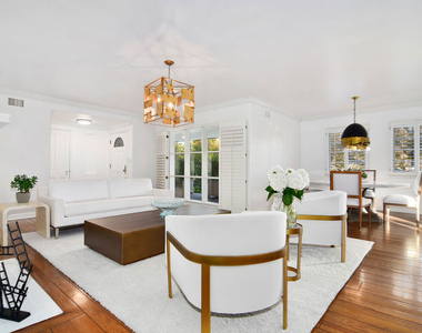 4755 Alonzo Avenue - Photo Thumbnail 3