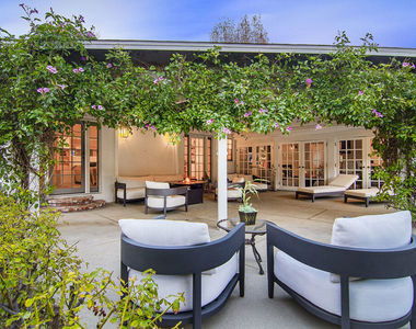 4755 Alonzo Avenue - Photo Thumbnail 11