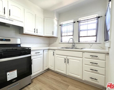 5325 2nd Avenue - Photo Thumbnail 6