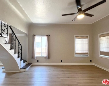 5325 2nd Avenue - Photo Thumbnail 4
