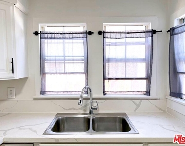 5325 2nd Avenue - Photo Thumbnail 8