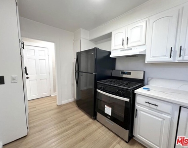 5325 2nd Avenue - Photo Thumbnail 7