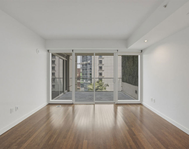 6250 Hollywood Boulevard - Photo Thumbnail 17