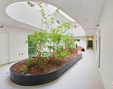 1040 S Mariposa Avenue - Photo Thumbnail 26