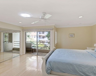 1131 Alta Loma Road - Photo Thumbnail 18