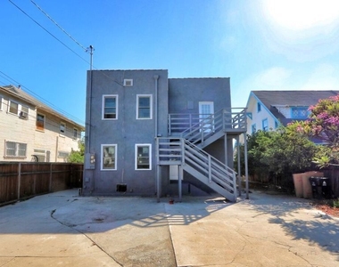 2309 S Budlong Avenue - Photo Thumbnail 2