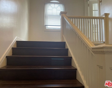 2309 S Budlong Avenue - Photo Thumbnail 4