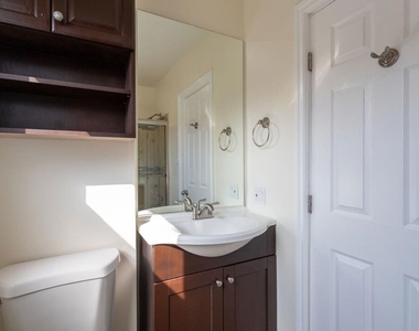 200 W Palmer Avenue - Photo Thumbnail 15