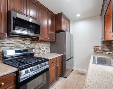 200 W Palmer Avenue - Photo Thumbnail 4