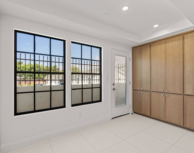 2541 Stoner Avenue - Photo Thumbnail 4