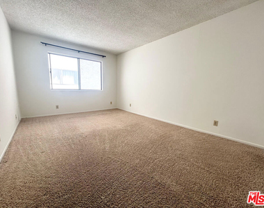 11743 Darlington Avenue - Photo Thumbnail 6